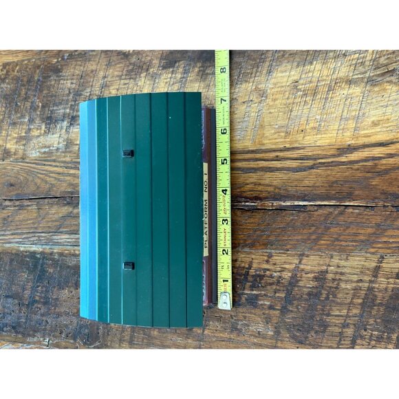 Heritage Village Collection Victoria Station Train Platform No.2 5575-1 Handpain - Picture 10 of 14